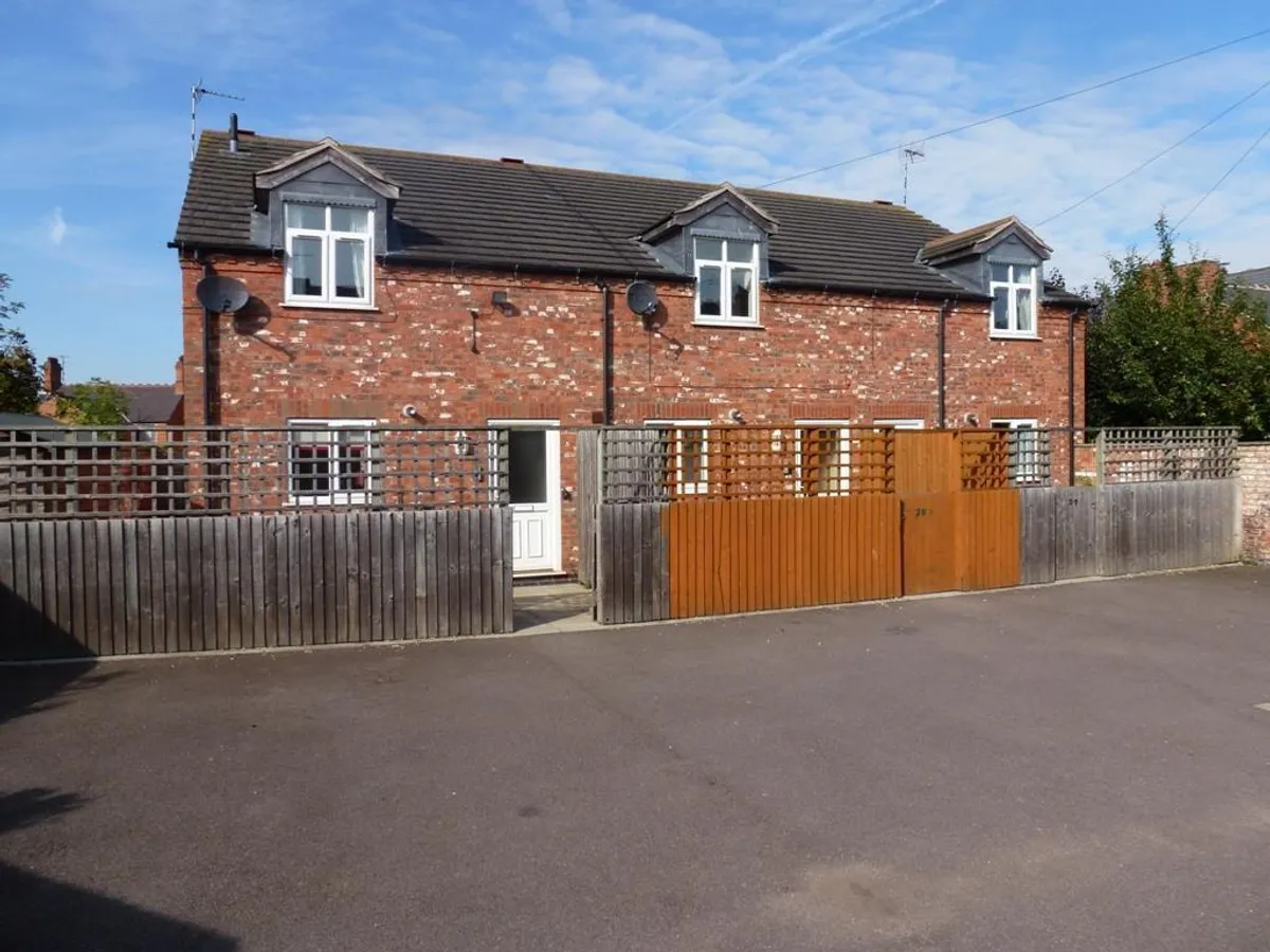 VICTORIA STREET, MELTON MOWBRAY
