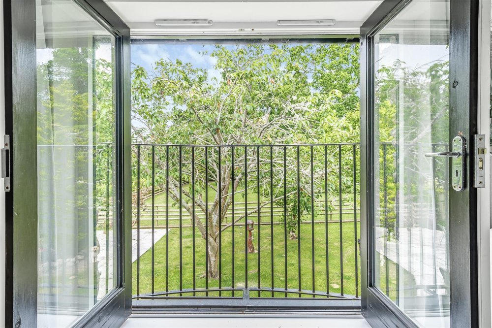 Stags 4 bedroom property for sale in Teigngrace, Newton Abbot