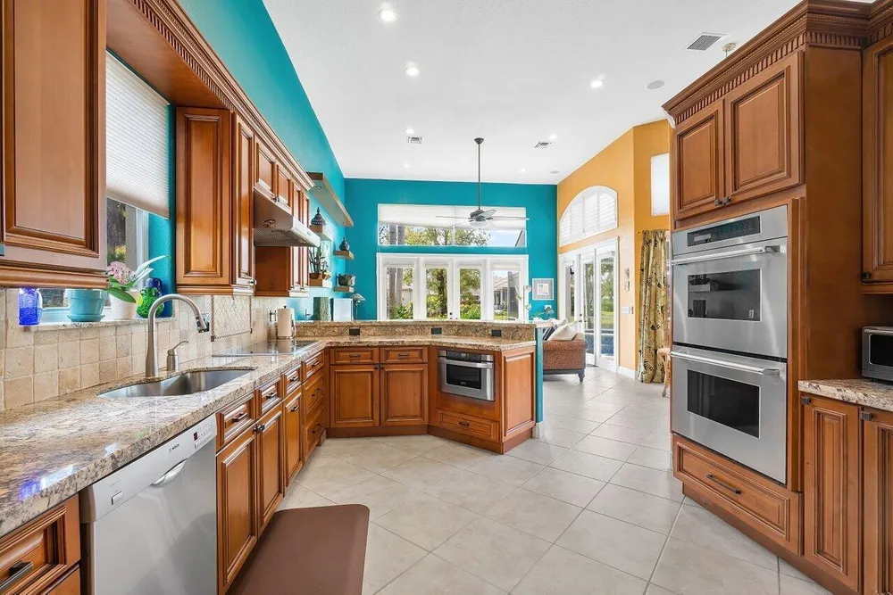 12424 NW 62nd Ct, Coral Springs, FL 33076