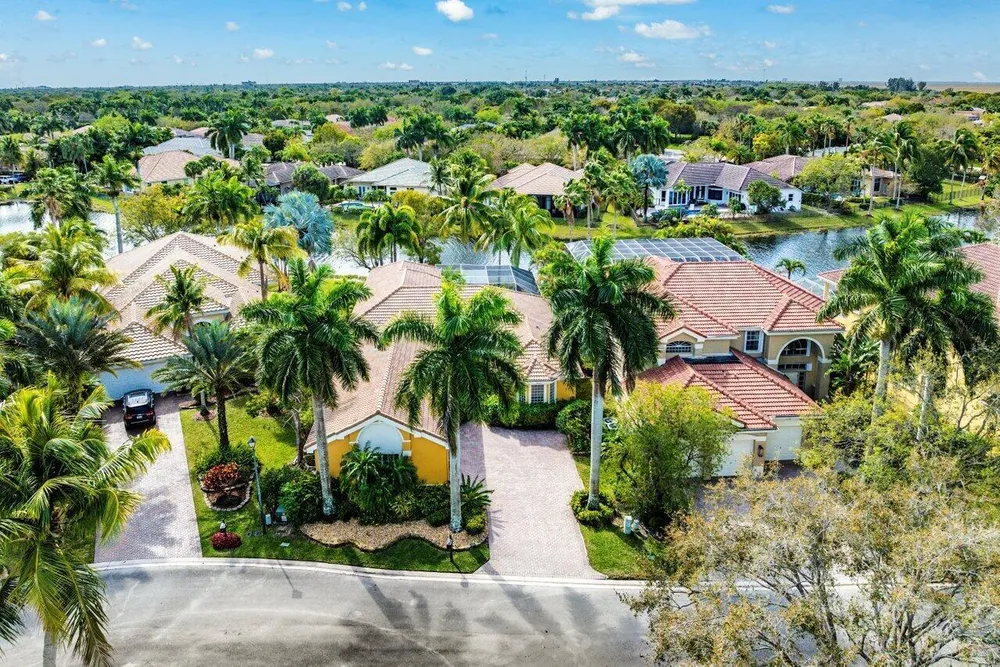 12424 NW 62nd Ct, Coral Springs, FL 33076