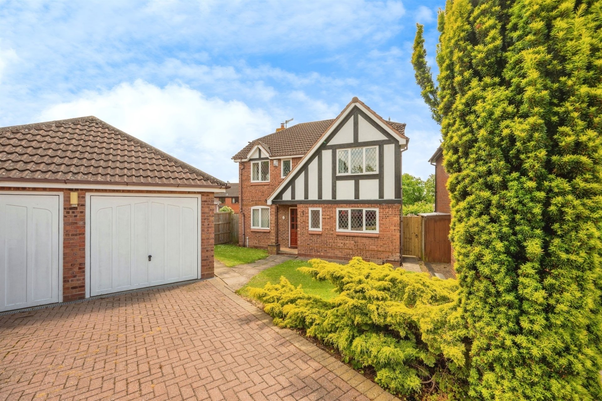 Estate Agents & Lettings Agents in Warndon Villages, Worcester