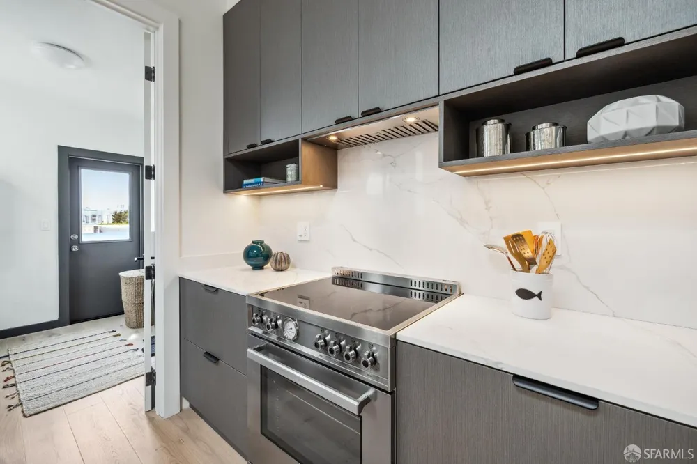3520 17th St, San Francisco, CA 94110