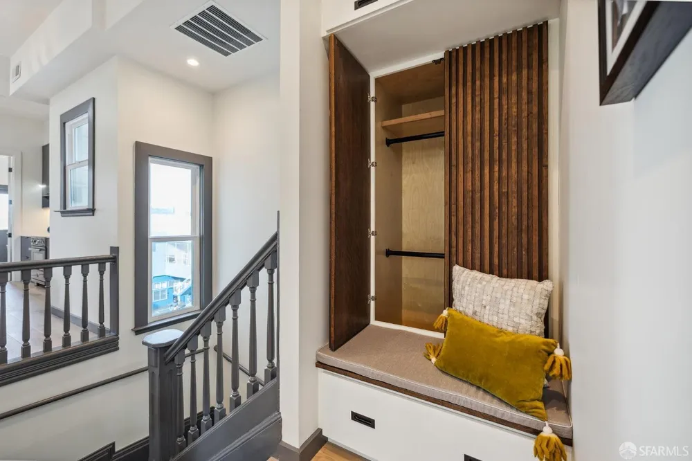 3520 17th St, San Francisco, CA 94110