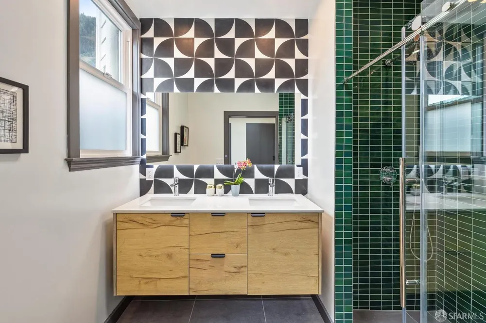 3520 17th St, San Francisco, CA 94110