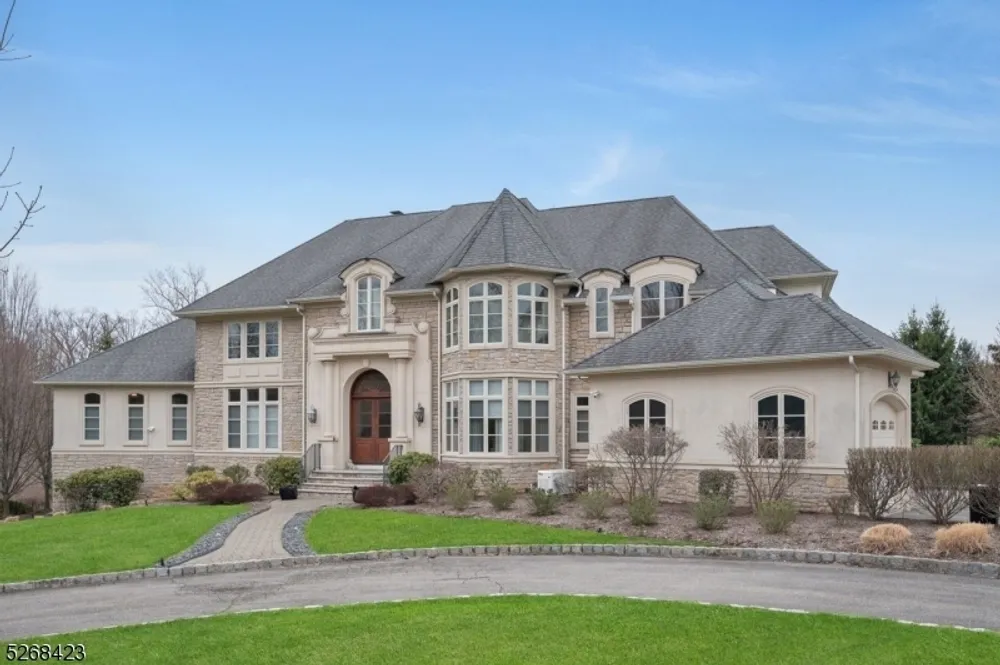 40 Overlook Rd, Livingston, NJ 07039