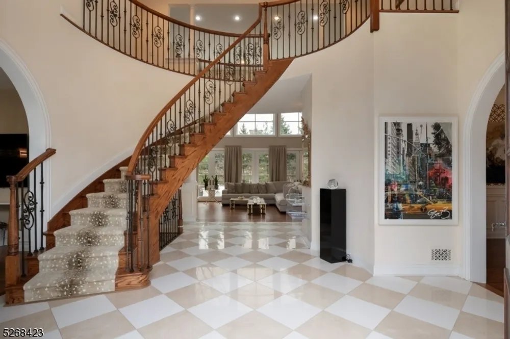 40 Overlook Rd, Livingston, NJ 07039