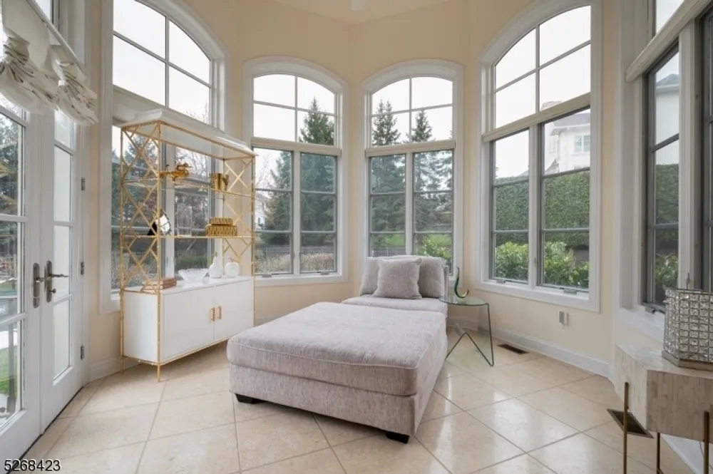 40 Overlook Rd, Livingston, NJ 07039