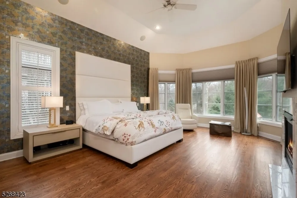 40 Overlook Rd, Livingston, NJ 07039