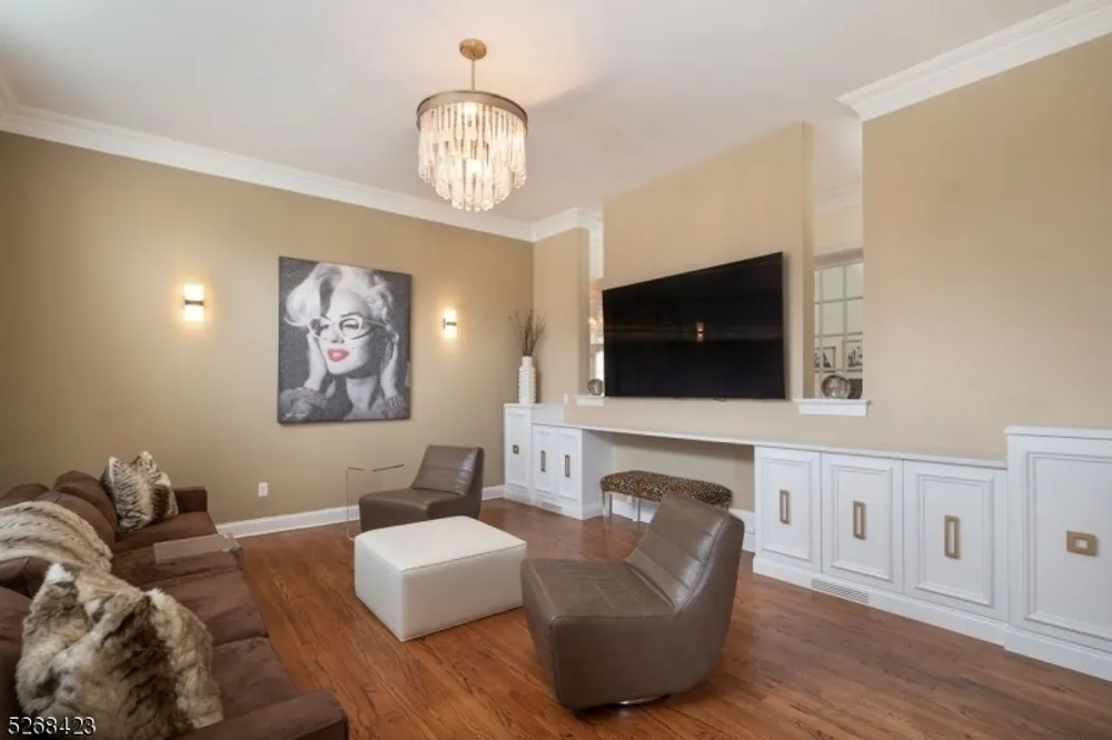40 Overlook Rd, Livingston, NJ 07039