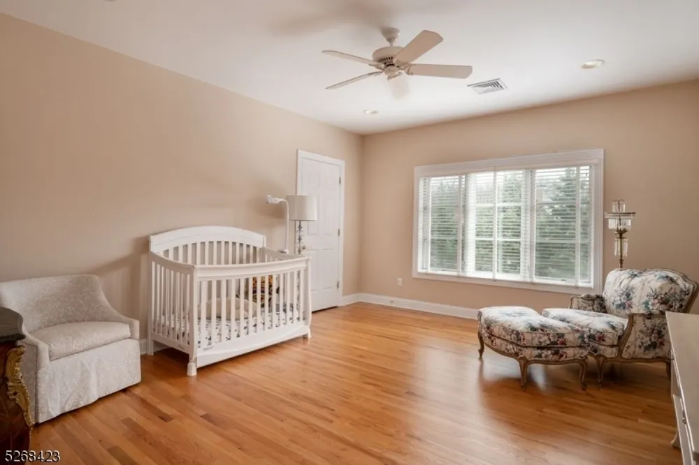 40 Overlook Rd, Livingston, NJ 07039