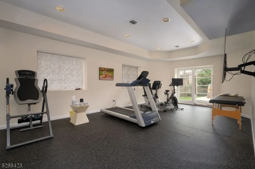 40 Overlook Rd, Livingston, NJ 07039