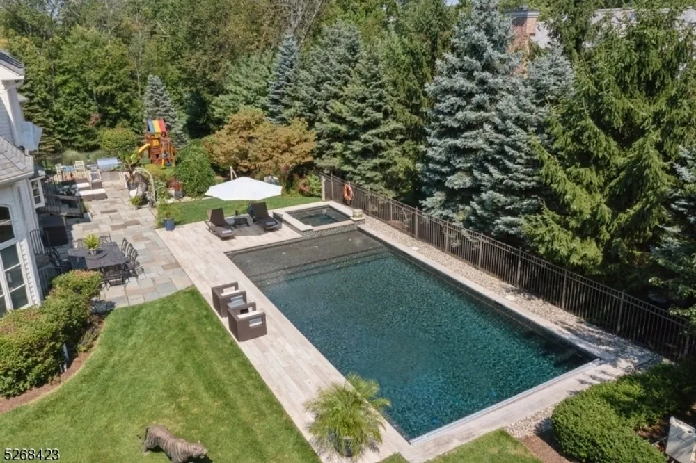 40 Overlook Rd, Livingston, NJ 07039