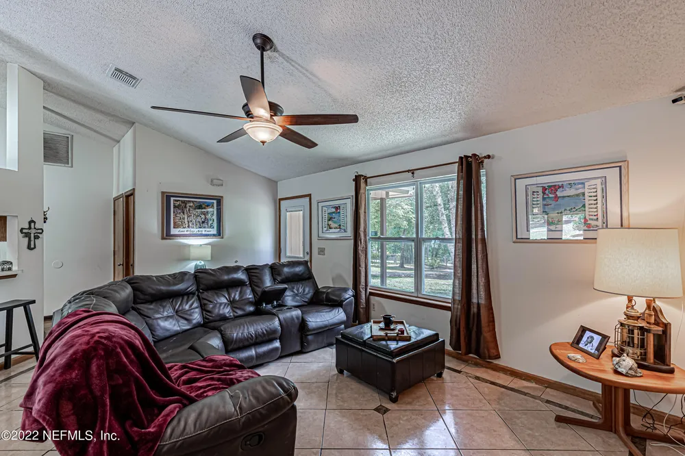 53 Lion St, Middleburg, FL 32068