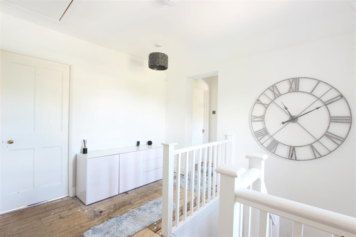 4 bedroom property for sale in London Road, Aston Clinton Guide price