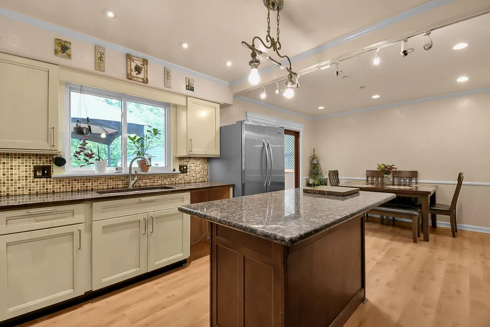 6491 Shenandoah Dr, Reynoldsburg, OH 43068