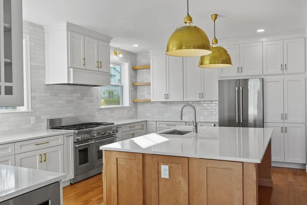 33 Groton Rd, Westford, MA 01886