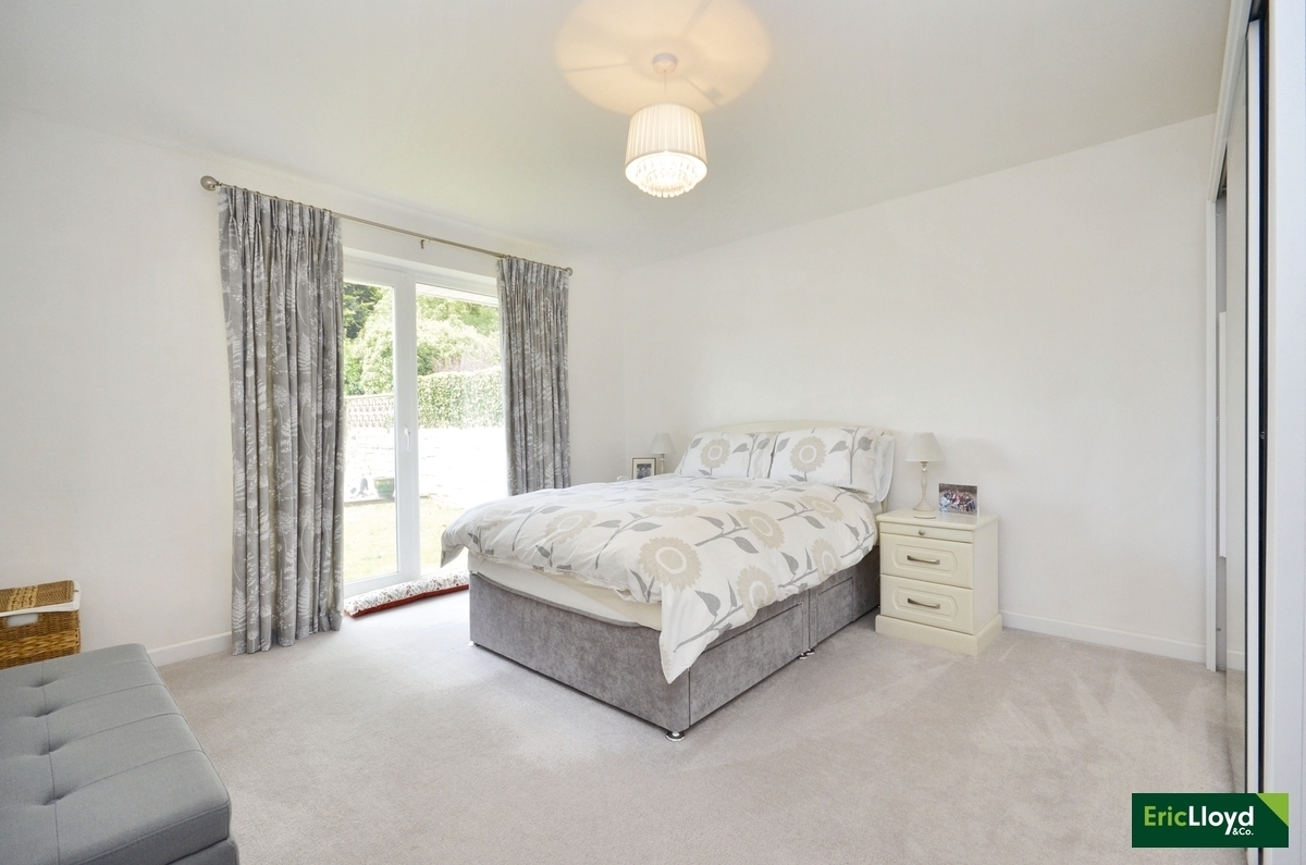 2 bedroom property for sale in North Boundary Road, Brixham £450,000