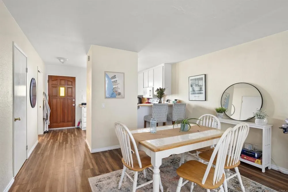 2115 Garnet Ave, San Diego, CA 92109