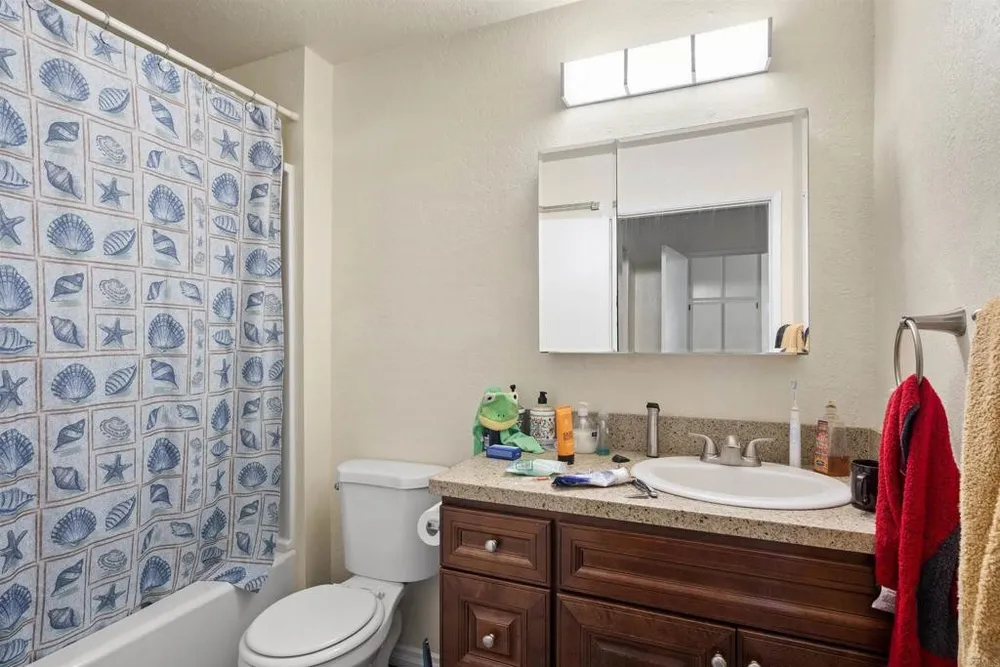 2115 Garnet Ave, San Diego, CA 92109