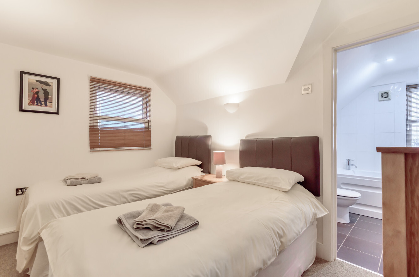 2 bedroom property for sale in Hannafore Road, Looe, Cornwall, PL13