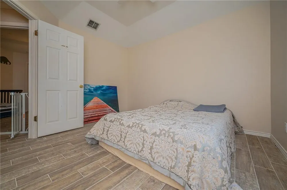 7026 Ashdown Dr, Corpus Christi, TX 78413
