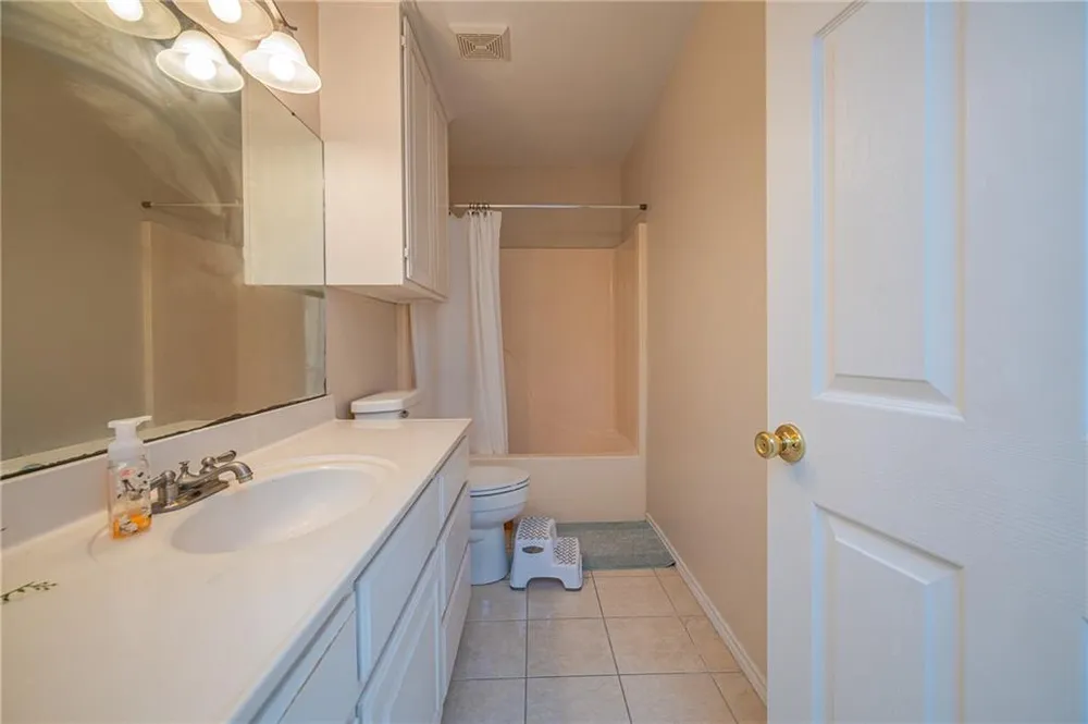 7026 Ashdown Dr, Corpus Christi, TX 78413