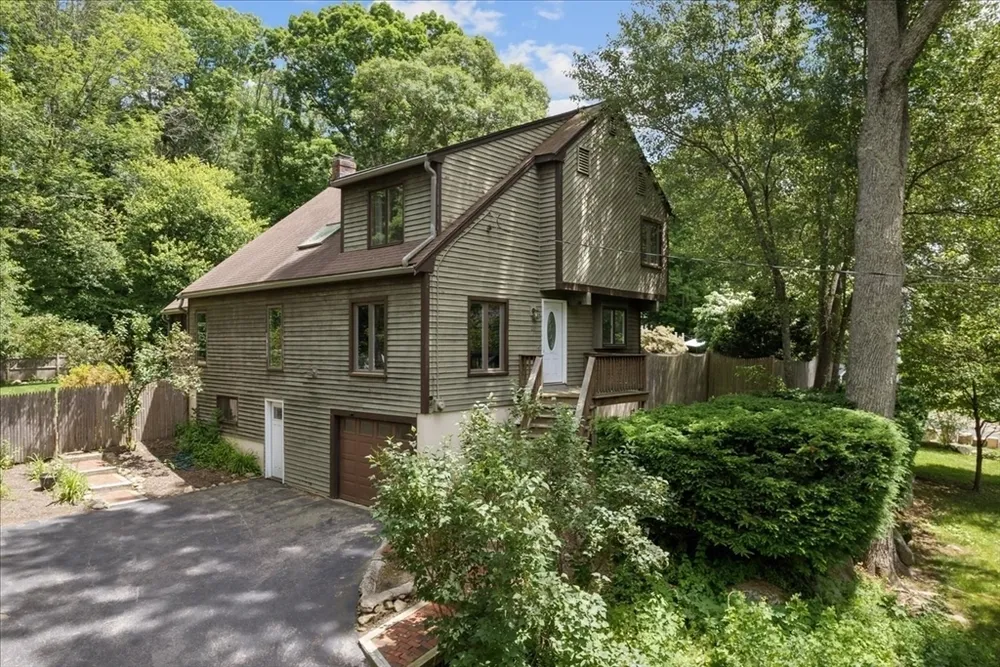 20 Pennacook St, Norfolk, MA 02056