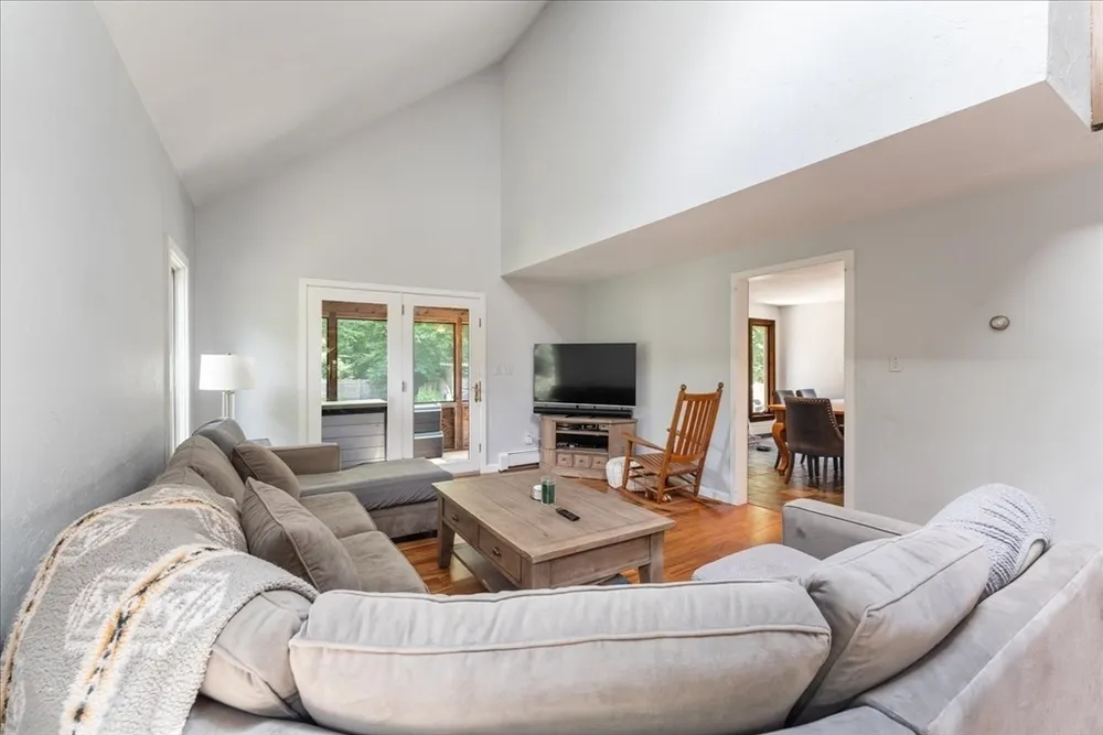 20 Pennacook St, Norfolk, MA 02056