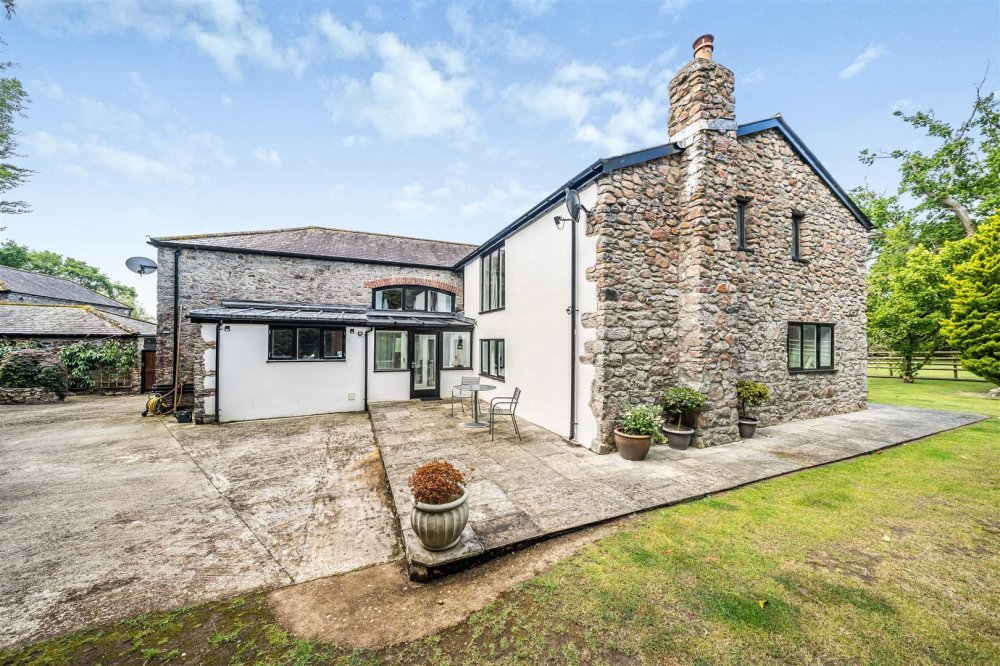 Stags 4 bedroom property for sale in Teigngrace, Newton Abbot