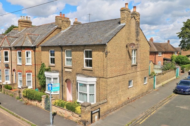 5 bedroom property for sale in Avenue Road, St Neots, PE19 Offers in