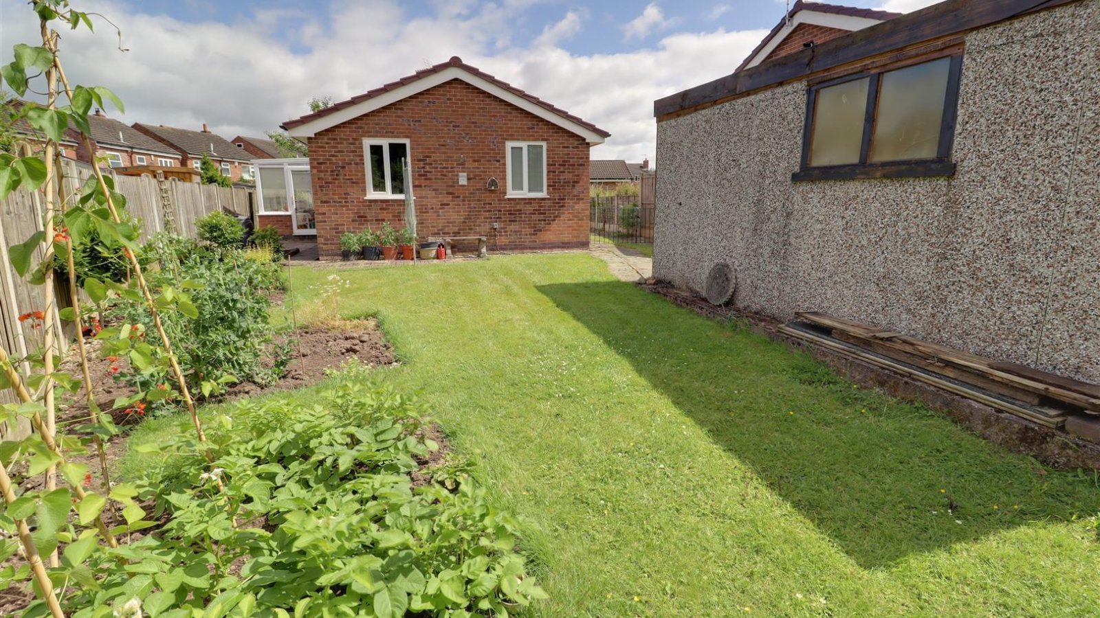 2 bedroom property for sale in Tilstone Close, Hough, Crewe Offers