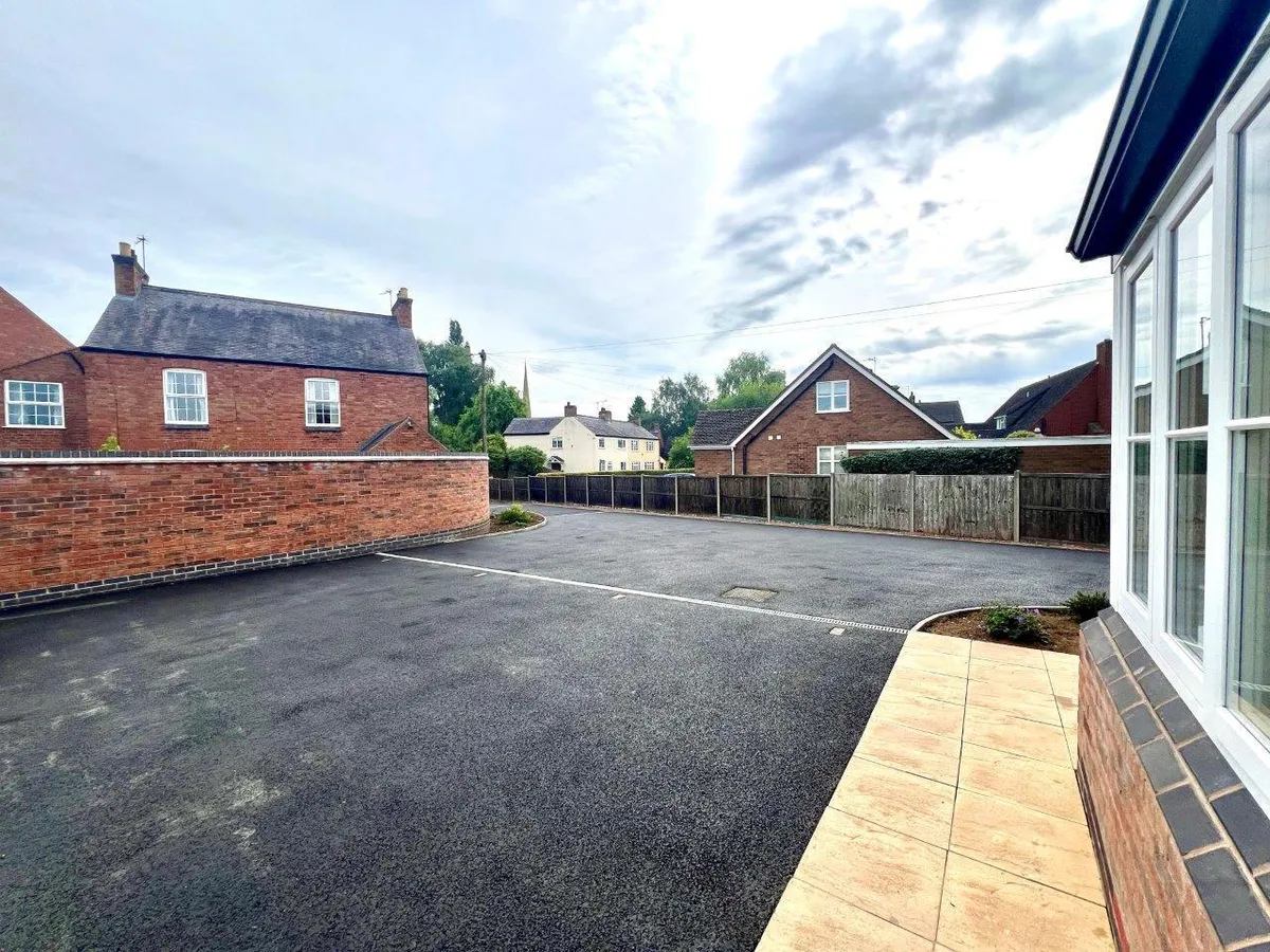 MERE LANE. QUENIBOROUGH