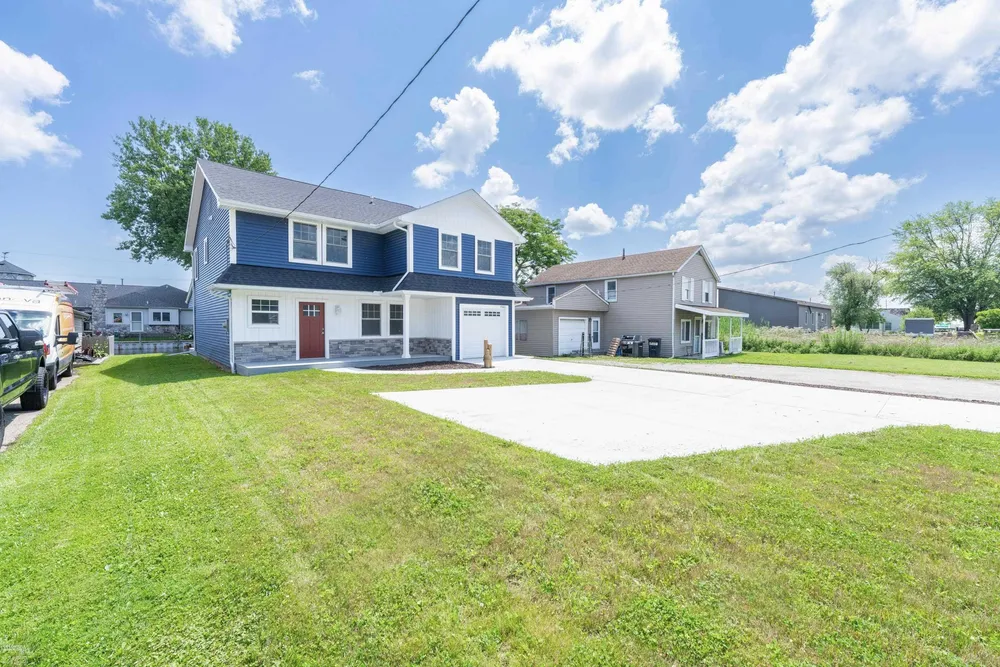 45480 Jefferson Ave, Chesterfield, MI 48047