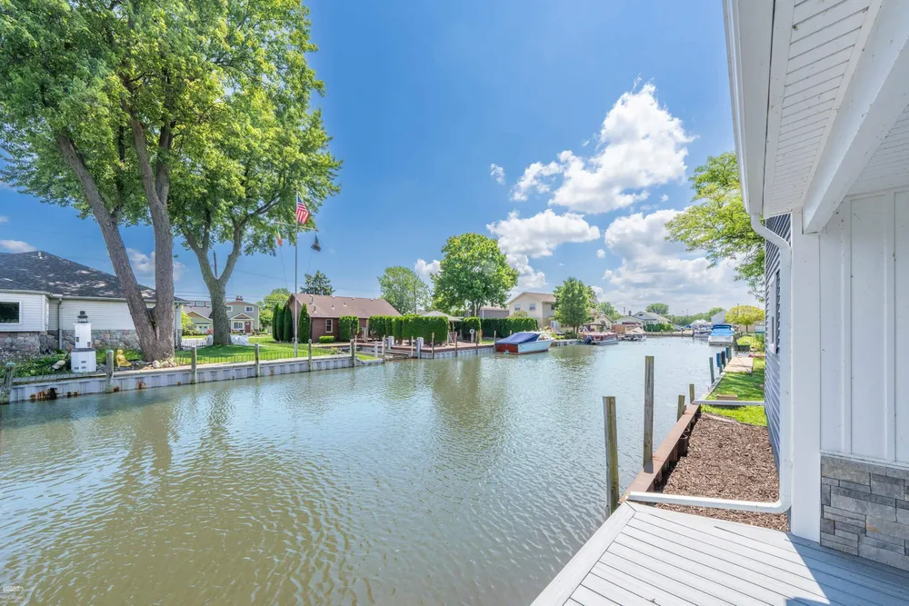 45480 Jefferson Ave, Chesterfield, MI 48047