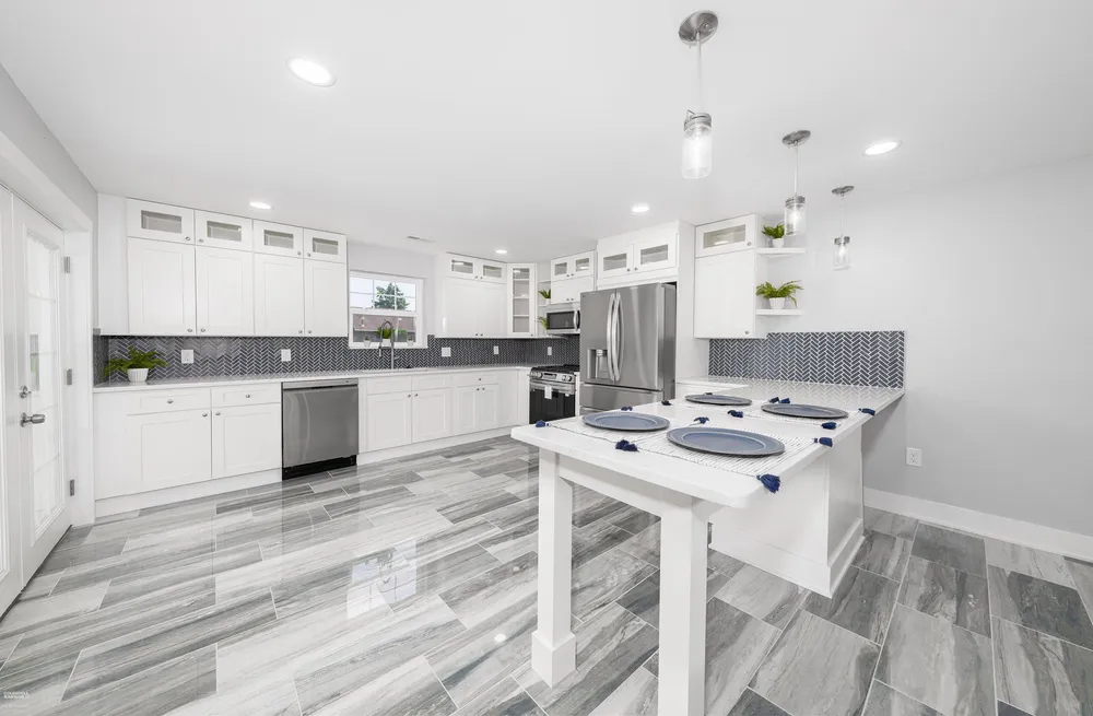 45480 Jefferson Ave, Chesterfield, MI 48047