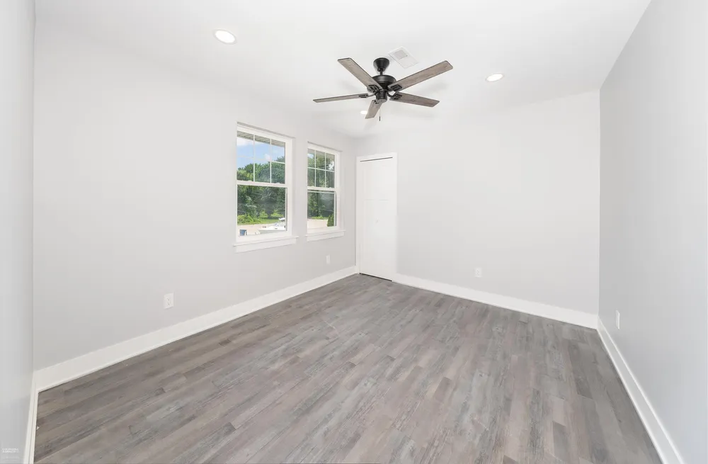 45480 Jefferson Ave, Chesterfield, MI 48047