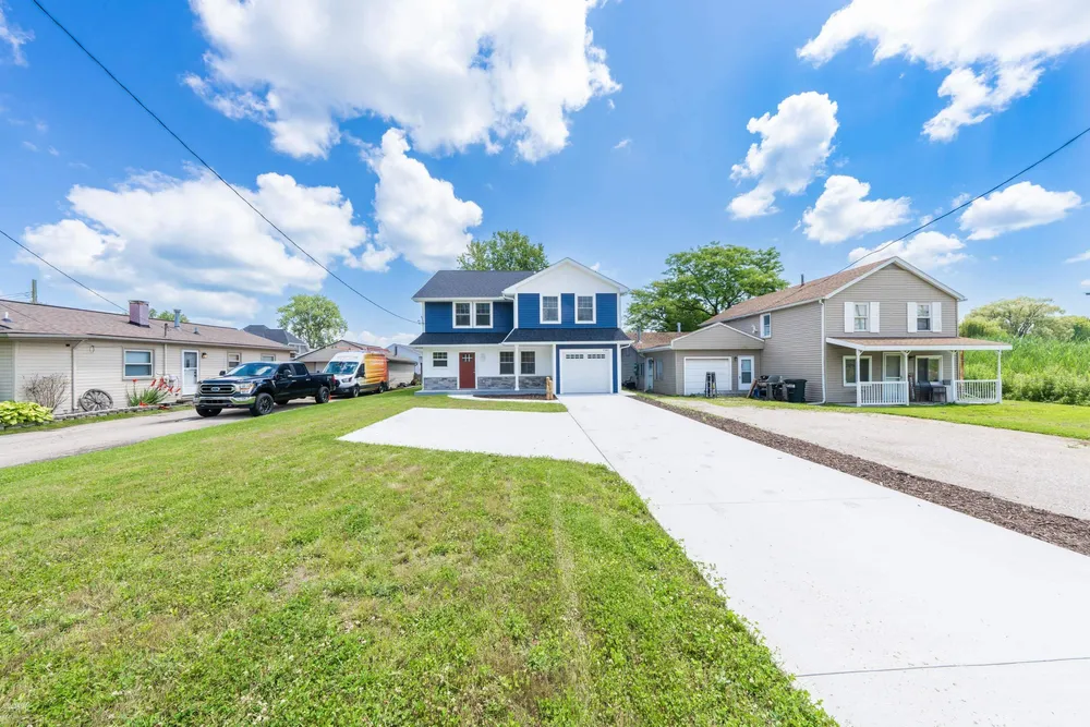 45480 Jefferson Ave, Chesterfield, MI 48047