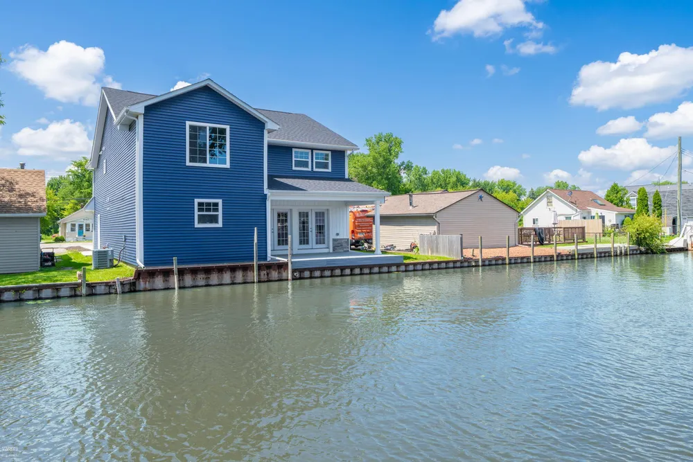45480 Jefferson Ave, Chesterfield, MI 48047