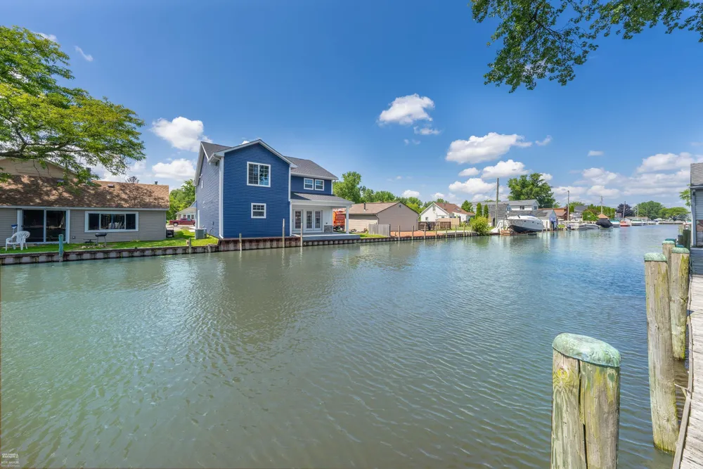 45480 Jefferson Ave, Chesterfield, MI 48047