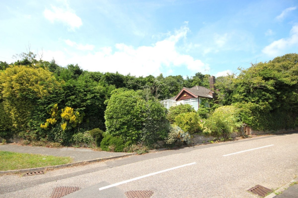 3 bedroom property for sale in Lancaster Drive, Broadstone, Dorset