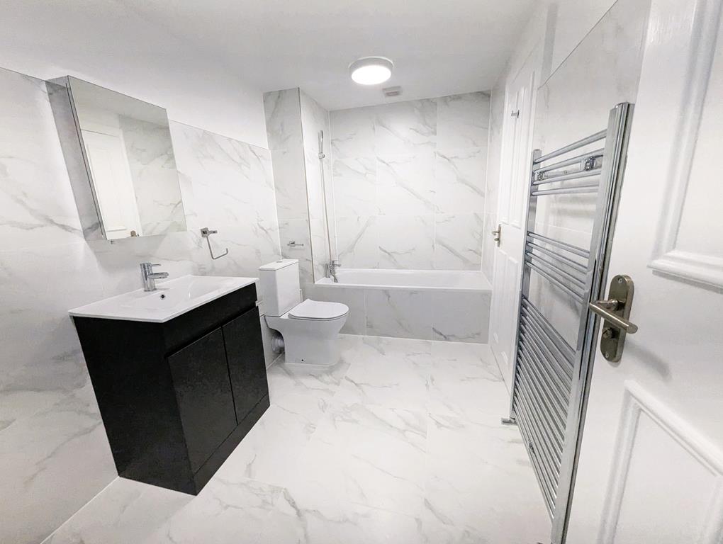Two Bedroom Flat To Let Warrington Crescent W9 1ED Image 8