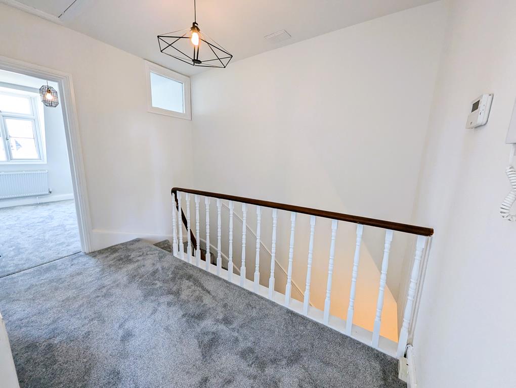 Two Bedroom Flat To Let Warrington Crescent W9 1ED Image 9