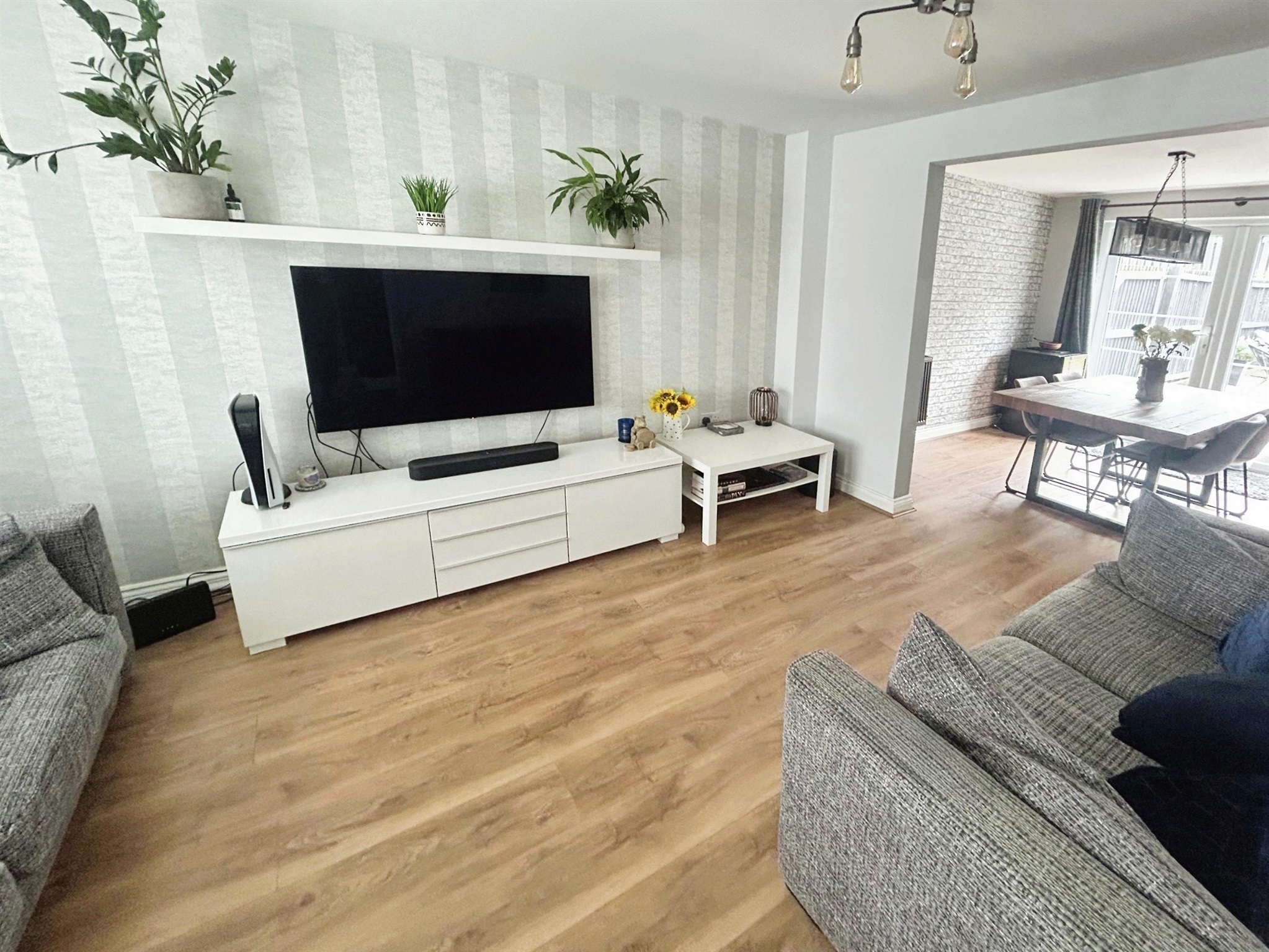 3 bedroom property for sale in Trefleming Cottages, Swansea £170,000