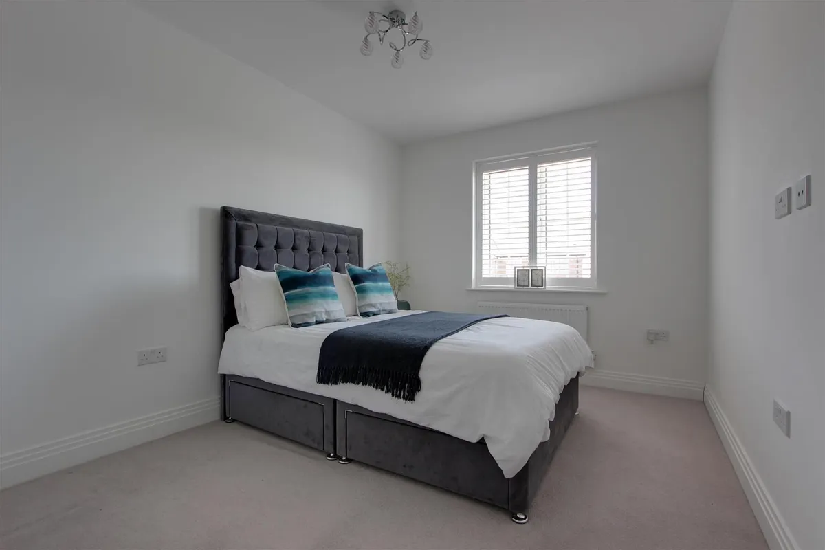 Sears Drive, Tring