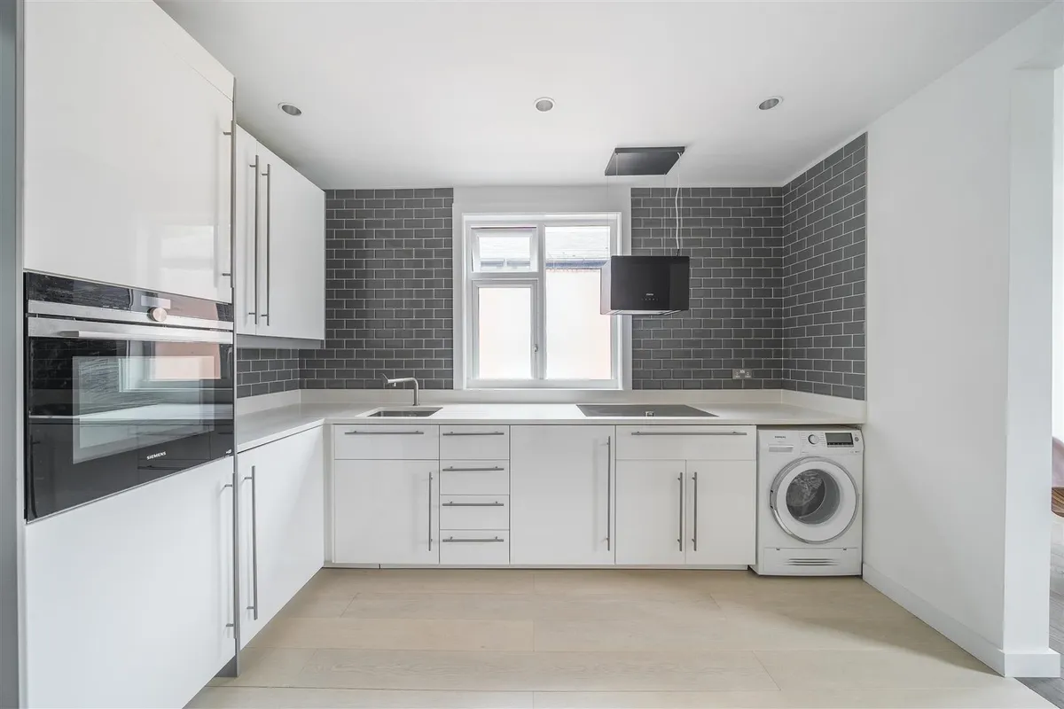 Temple Road, London, NW2