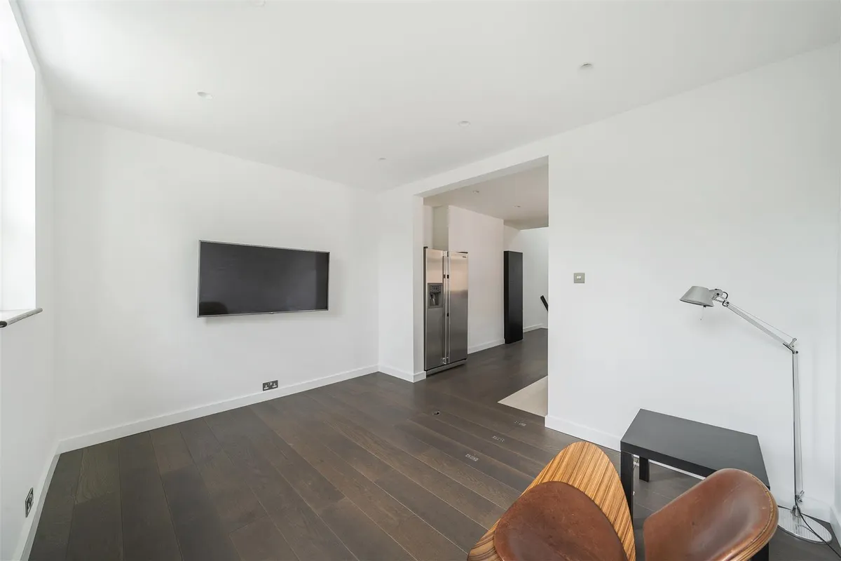 Temple Road, London, NW2