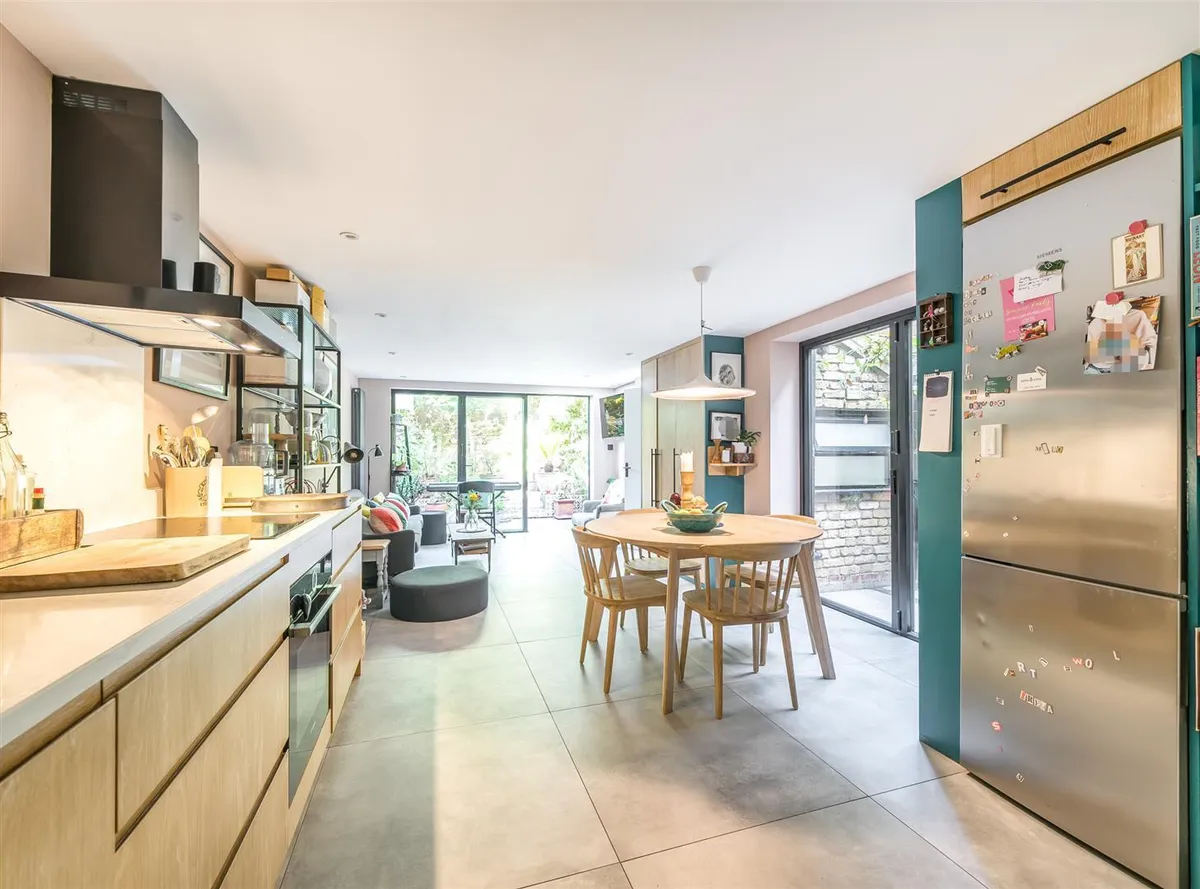 Kilburn Lane, London, W10