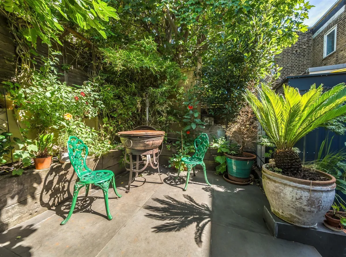 Kilburn Lane, London, W10
