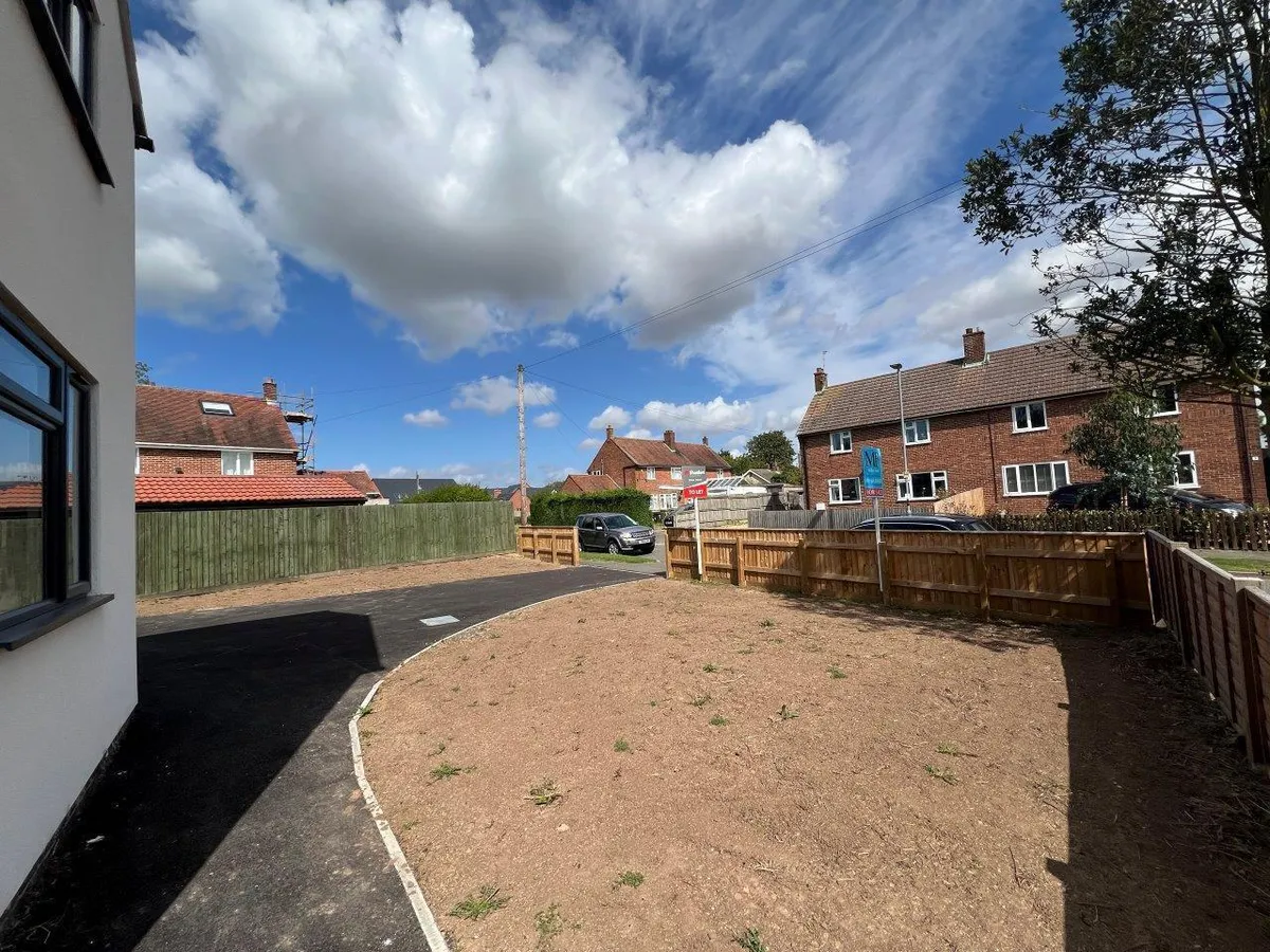 RIVENDELL, PARNHAM CLOSE, NETHER BROUGHTON