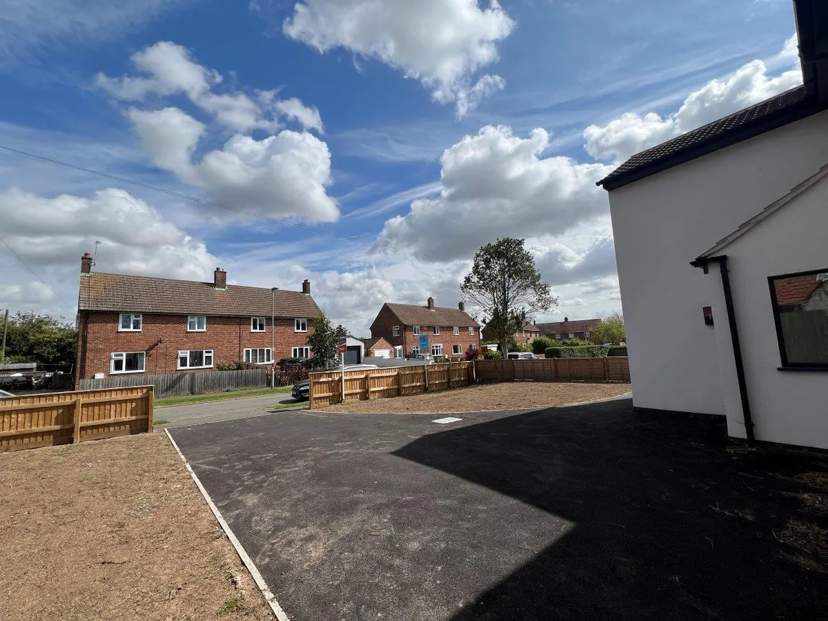 RIVENDELL, PARNHAM CLOSE, NETHER BROUGHTON